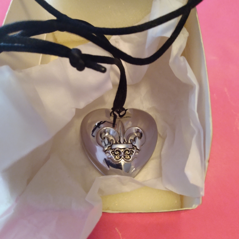Gorgeous Fergie (mark.) necklace!